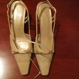 Stuart Weitzman Size 5.5 beige kitty heels